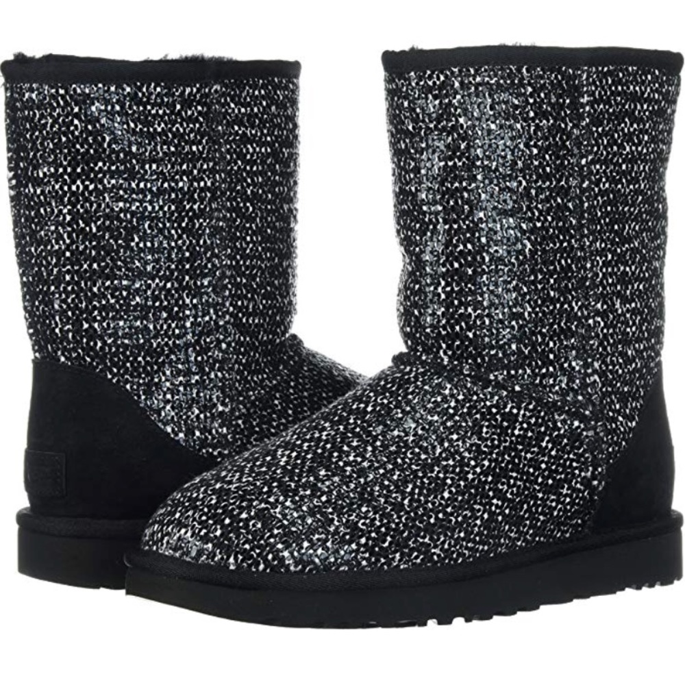 UGG Classic Short Frill in black sz 10